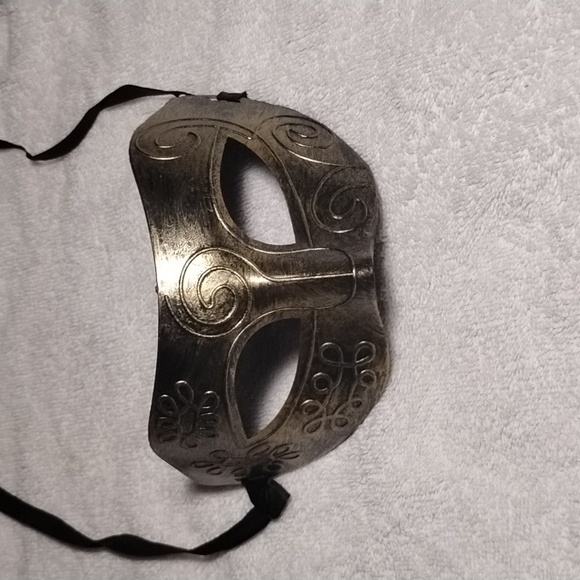 Masquerade mask - Picture 4 of 5